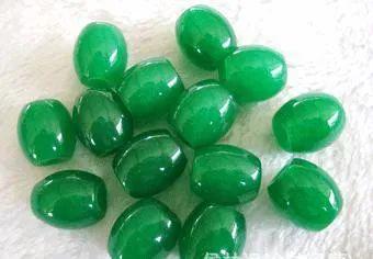 怎样选一块好的翡翠,翡翠知识手册1-第4张图片-翡翠网 怎样选一块好的翡翠,翡翠知识手册1-第4张图片-翡翠网