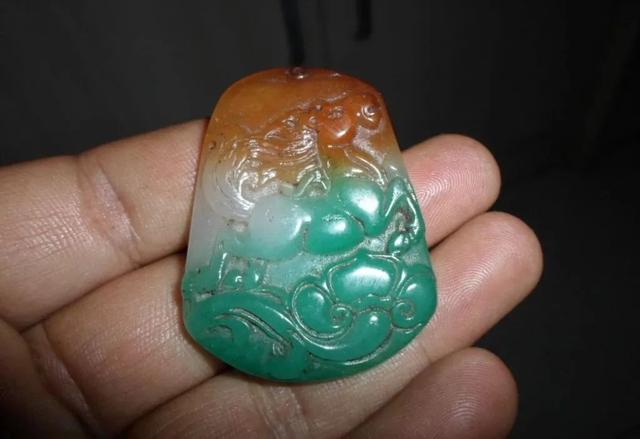 怎样选一块好的翡翠,翡翠知识手册1-第8张图片-翡翠网 怎样选一块好的翡翠,翡翠知识手册1-第8张图片-翡翠网