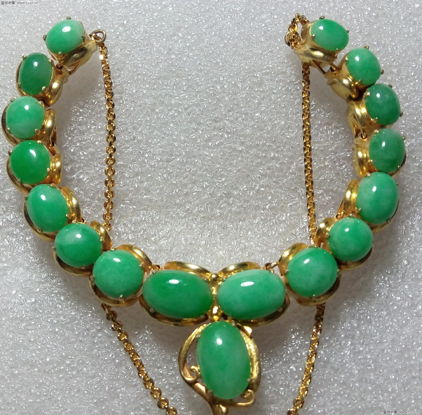 翡翠挂坠能卖多少钱一克翡翠项链价格-第2张图片-翡翠网 翡翠挂坠能卖多少钱一克翡翠项链价格-第2张图片-翡翠网