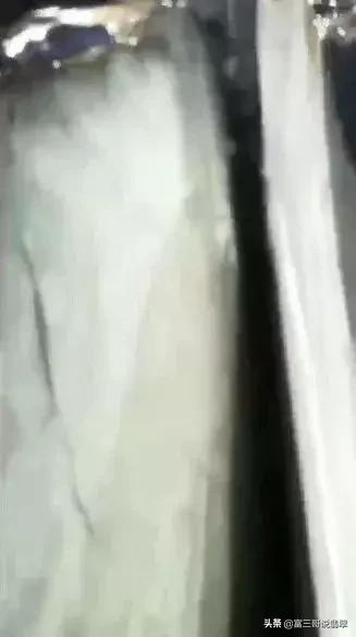 玉镯的总质量越重越好吗,翡翠手镯好的重不重-第15张图片-翡翠网 玉镯的总质量越重越好吗,翡翠手镯好的重不重-第15张图片-翡翠网