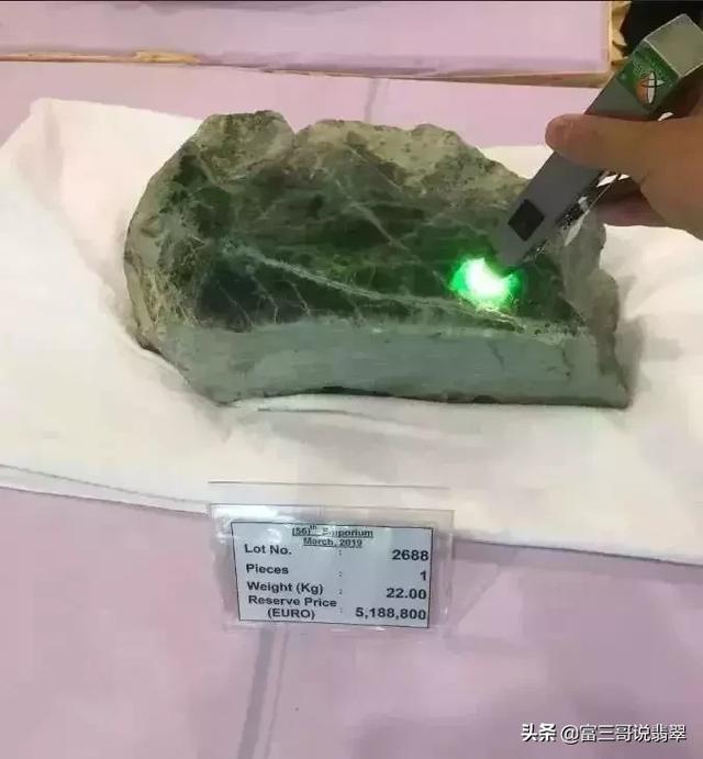 玉镯的总质量越重越好吗,翡翠手镯好的重不重-第27张图片-翡翠网 玉镯的总质量越重越好吗,翡翠手镯好的重不重-第27张图片-翡翠网