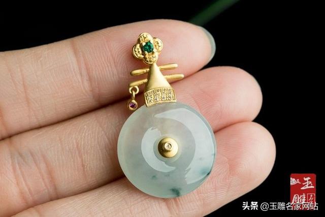 翡翠平安扣图片及价格和田玉平安扣多少钱一个-第3张图片-翡翠网 翡翠平安扣图片及价格和田玉平安扣多少钱一个-第3张图片-翡翠网