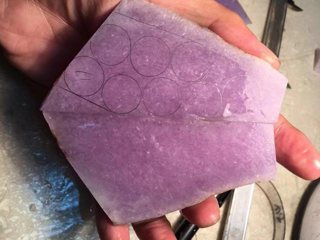 糯种翡翠挂件多少钱春带彩翡翠挂件的价格-第7张图片-翡翠网 糯种翡翠挂件多少钱春带彩翡翠挂件的价格-第7张图片-翡翠网