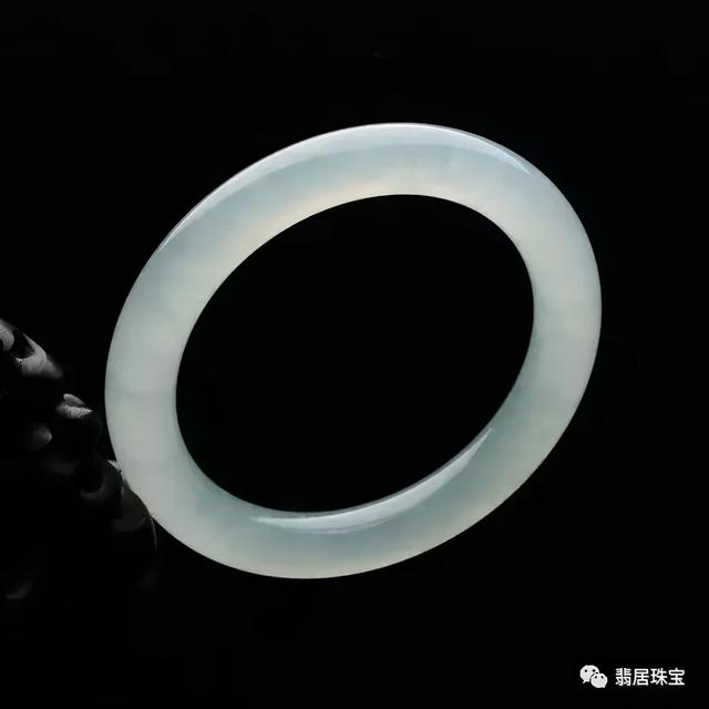 翡翠手镯的纹理有哪些,翡翠手镯有哪些品牌-第5张图片-翡翠网 翡翠手镯的纹理有哪些,翡翠手镯有哪些品牌-第5张图片-翡翠网