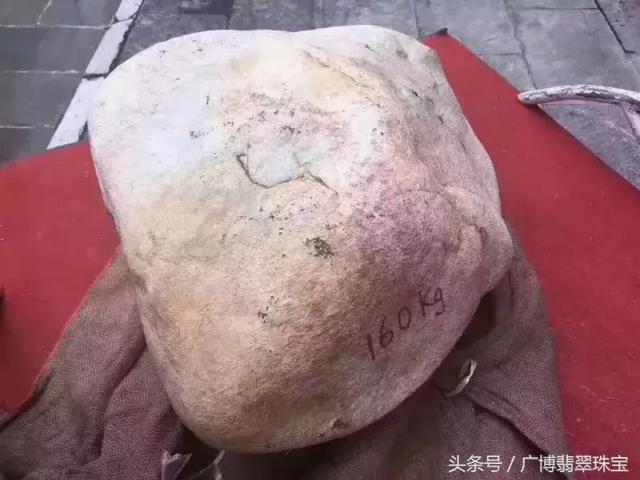 老象皮翡翠原石没表现麻母湾杨梅皮翡翠原石-第8张图片-翡翠网 老象皮翡翠原石没表现麻母湾杨梅皮翡翠原石-第8张图片-翡翠网