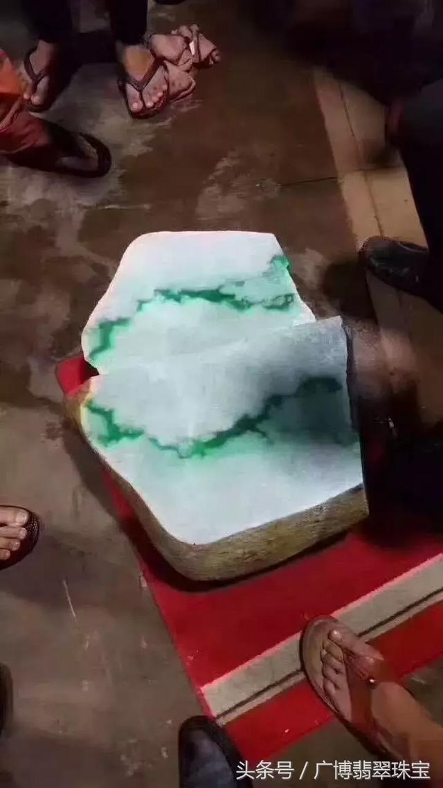 老象皮翡翠原石没表现麻母湾杨梅皮翡翠原石-第10张图片-翡翠网 老象皮翡翠原石没表现麻母湾杨梅皮翡翠原石-第10张图片-翡翠网