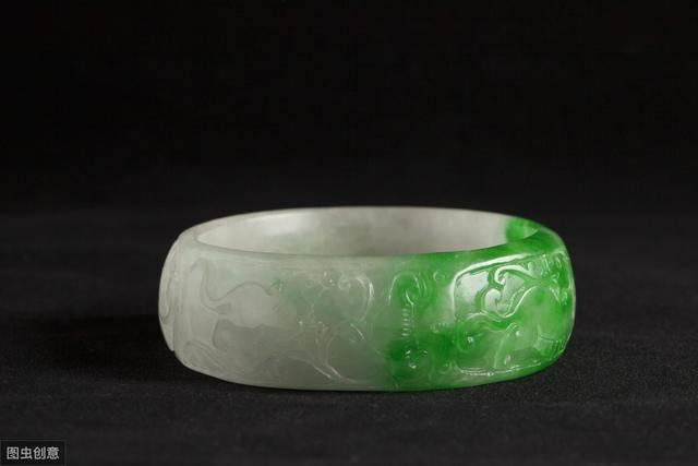 翡翠收藏价值,翡翠手镯会捡漏吗-第2张图片-翡翠网 翡翠收藏价值,翡翠手镯会捡漏吗-第2张图片-翡翠网