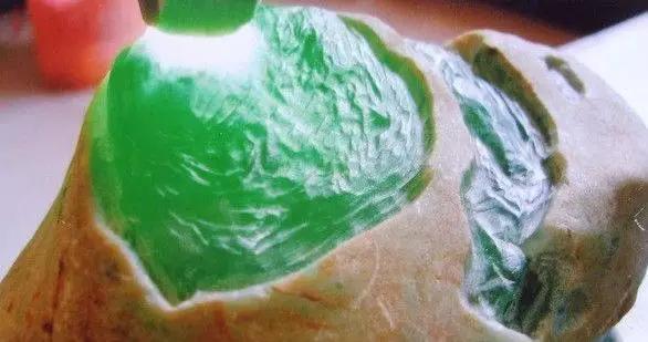 祖母绿的原石和翡翠的区别,天然祖母绿原石-第2张图片-翡翠网