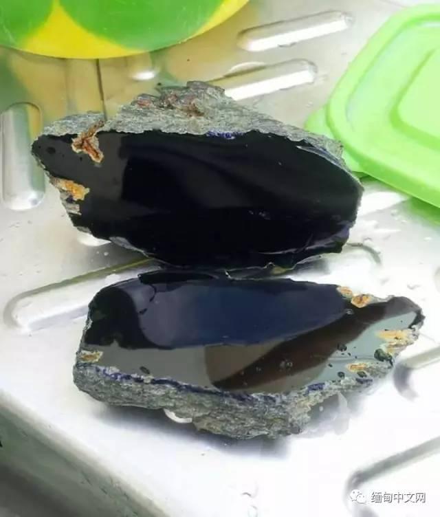 辽宁蓝翡翠原石,大城翡翠原石蓝色-第7张图片-翡翠网 辽宁蓝翡翠原石,大城翡翠原石蓝色-第7张图片-翡翠网