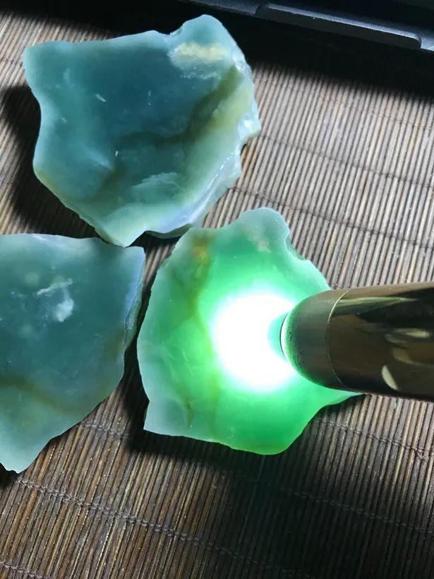 木头料翡翠原石翡翠毛料原石图片-第4张图片-翡翠网 木头料翡翠原石翡翠毛料原石图片-第4张图片-翡翠网