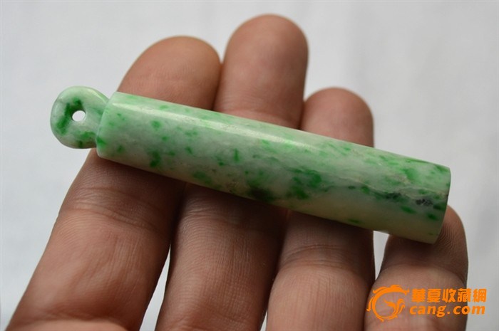 金牛绿翡翠热水管价格,金牛管翡翠绿是什么材质-第2张图片-翡翠网 金牛绿翡翠热水管价格,金牛管翡翠绿是什么材质-第2张图片-翡翠网