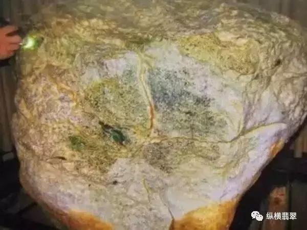 翡翠原石哪有合伙60万买翡翠原石-第2张图片-翡翠网 翡翠原石哪有合伙60万买翡翠原石-第2张图片-翡翠网