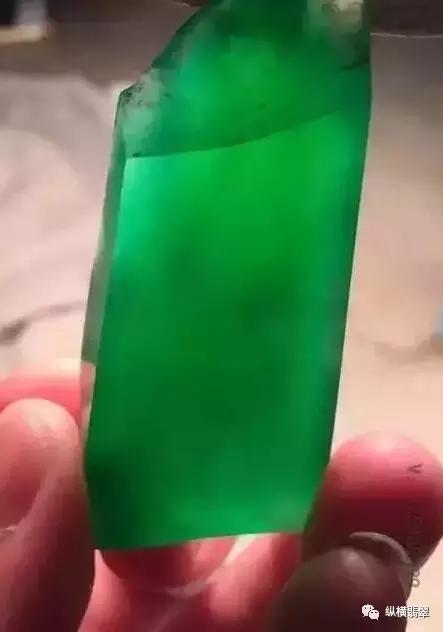 翡翠原石哪有合伙60万买翡翠原石-第9张图片-翡翠网 翡翠原石哪有合伙60万买翡翠原石-第9张图片-翡翠网