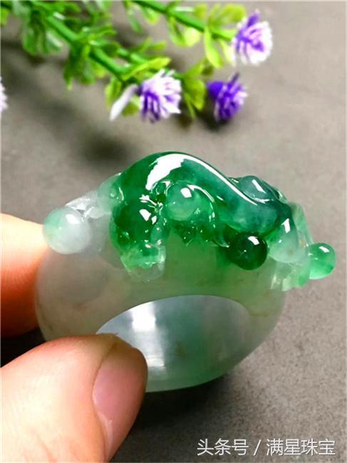 黑色翡翠手镯多少钱,黑色翡翠的分类及价格-第2张图片-翡翠网 黑色翡翠手镯多少钱,黑色翡翠的分类及价格-第2张图片-翡翠网