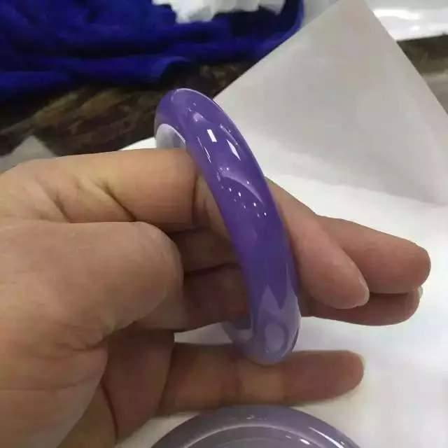 传世翡翠手镯图片,a货翡翠手镯-第6张图片-翡翠网 传世翡翠手镯图片,a货翡翠手镯-第6张图片-翡翠网