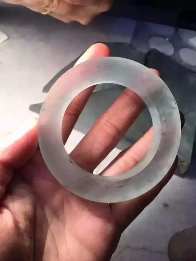 传世翡翠手镯图片,a货翡翠手镯-第27张图片-翡翠网 传世翡翠手镯图片,a货翡翠手镯-第27张图片-翡翠网