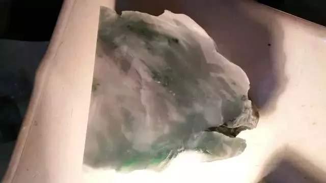 传世翡翠手镯图片,a货翡翠手镯-第31张图片-翡翠网 传世翡翠手镯图片,a货翡翠手镯-第31张图片-翡翠网