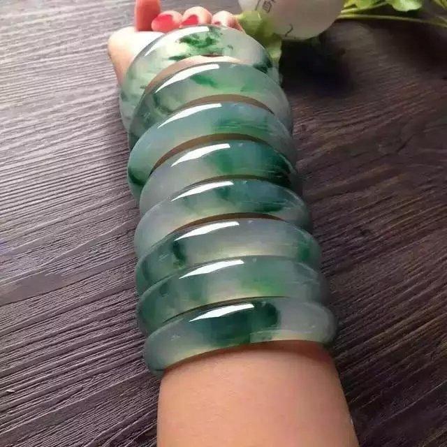 传世翡翠手镯图片,a货翡翠手镯-第55张图片-翡翠网 传世翡翠手镯图片,a货翡翠手镯-第55张图片-翡翠网