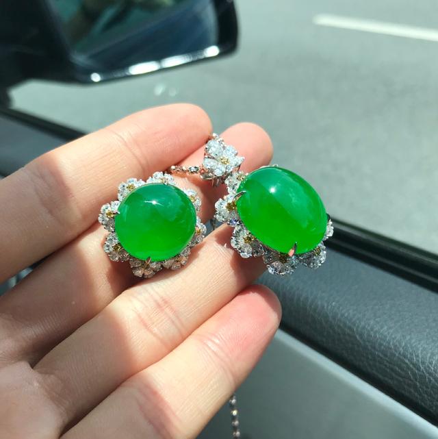 翡翠和玉的区别讲解翡翠知识大全下载-第4张图片-翡翠网 翡翠和玉的区别讲解翡翠知识大全下载-第4张图片-翡翠网