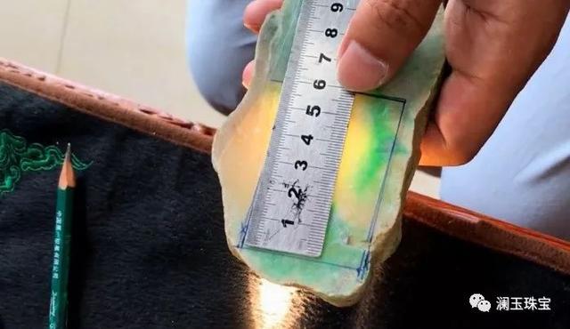 正阳绿翡翠值钱正阳绿翡翠原石-第4张图片-翡翠网 正阳绿翡翠值钱正阳绿翡翠原石-第4张图片-翡翠网