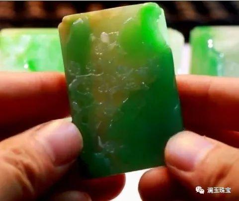 正阳绿翡翠值钱正阳绿翡翠原石-第6张图片-翡翠网 正阳绿翡翠值钱正阳绿翡翠原石-第6张图片-翡翠网