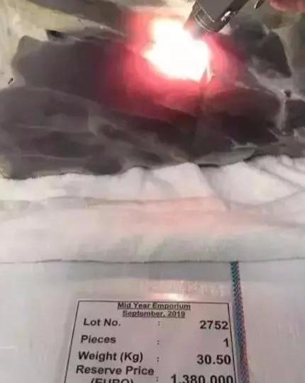 缅甸玉a货一般在多少钱缅甸翡翠的最新价格-第13张图片-翡翠网 缅甸玉a货一般在多少钱缅甸翡翠的最新价格-第13张图片-翡翠网