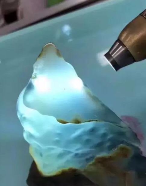 缅甸玉a货一般在多少钱缅甸翡翠的最新价格-第16张图片-翡翠网 缅甸玉a货一般在多少钱缅甸翡翠的最新价格-第16张图片-翡翠网