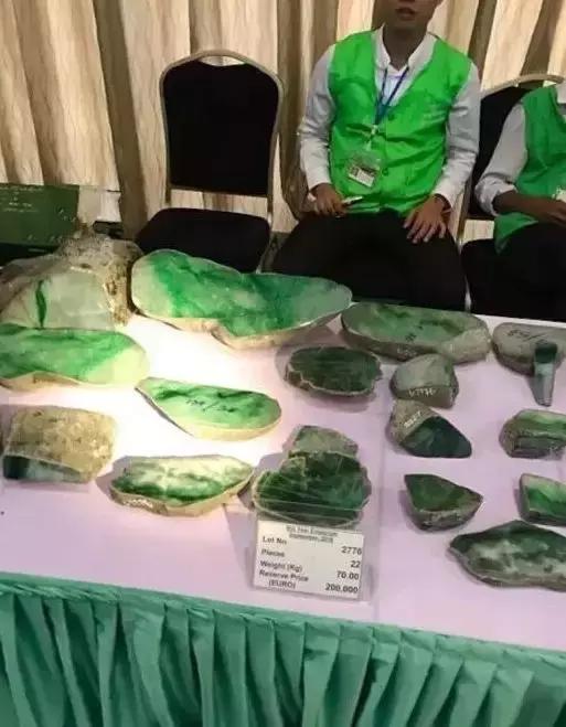 缅甸玉a货一般在多少钱缅甸翡翠的最新价格-第19张图片-翡翠网 缅甸玉a货一般在多少钱缅甸翡翠的最新价格-第19张图片-翡翠网