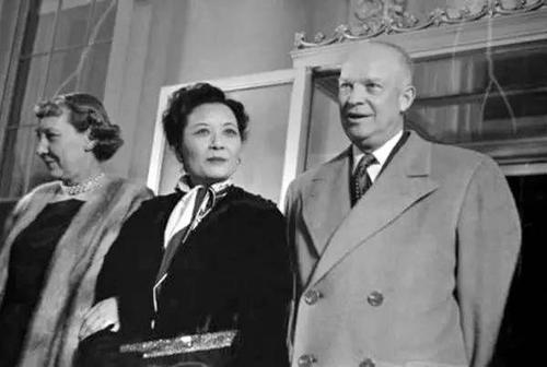 翡翠玉镯越带越多棉絮,带棉的翡翠手镯图片-第2张图片-翡翠网 翡翠玉镯越带越多棉絮,带棉的翡翠手镯图片-第2张图片-翡翠网