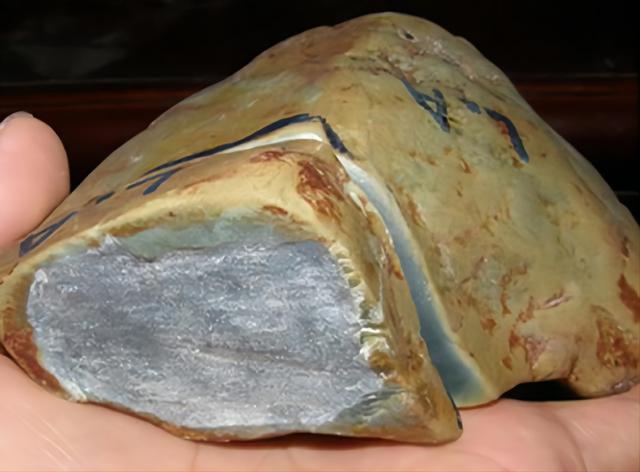 翡翠知识竞赛排版,科普知识竞赛-第15张图片-翡翠网 翡翠知识竞赛排版,科普知识竞赛-第15张图片-翡翠网