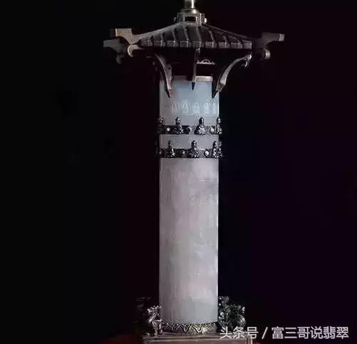 翡翠原石技巧,翡翠原石照明-第2张图片-翡翠网 翡翠原石技巧,翡翠原石照明-第2张图片-翡翠网