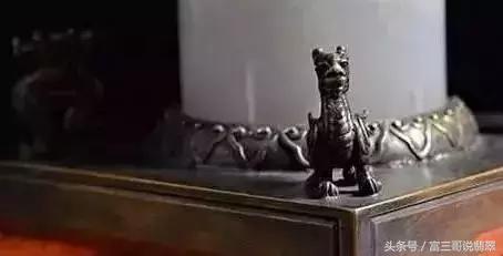 翡翠原石技巧,翡翠原石照明-第8张图片-翡翠网 翡翠原石技巧,翡翠原石照明-第8张图片-翡翠网