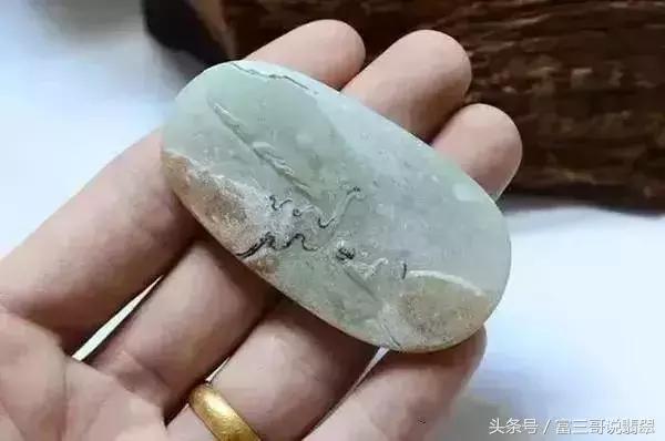 翡翠原石技巧,翡翠原石照明-第13张图片-翡翠网 翡翠原石技巧,翡翠原石照明-第13张图片-翡翠网