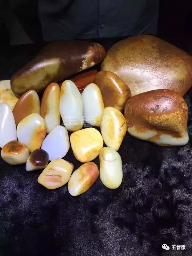 翡翠原石极品籽料图片糯种翡翠原石图片-第2张图片-翡翠网 翡翠原石极品籽料图片糯种翡翠原石图片-第2张图片-翡翠网