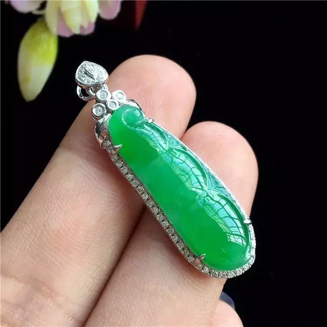 云南买翡翠手镯一般多少钱的可以,云南翡翠价格多少钱-第20张图片-翡翠网