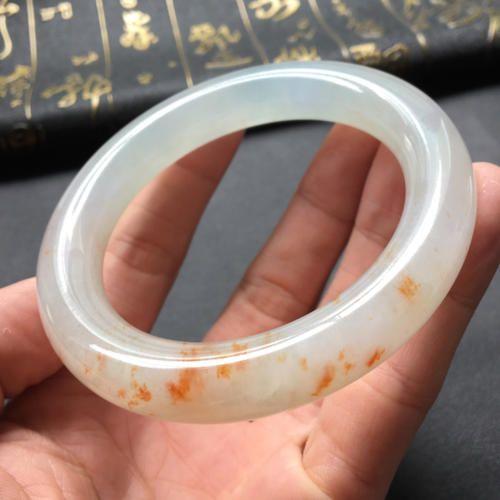 翡翠手镯干缺水怎么办翡翠手镯种干-第5张图片-翡翠网 翡翠手镯干缺水怎么办翡翠手镯种干-第5张图片-翡翠网