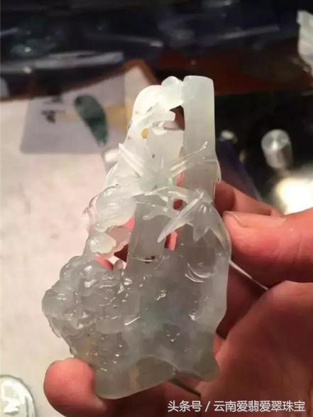 翡翠原石在家怎么打磨,翡翠原石与成品-第3张图片-翡翠网 翡翠原石在家怎么打磨,翡翠原石与成品-第3张图片-翡翠网