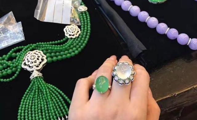 翡翠主播怎么应对冷场,翡翠直播的知识-第6张图片-翡翠网 翡翠主播怎么应对冷场,翡翠直播的知识-第6张图片-翡翠网