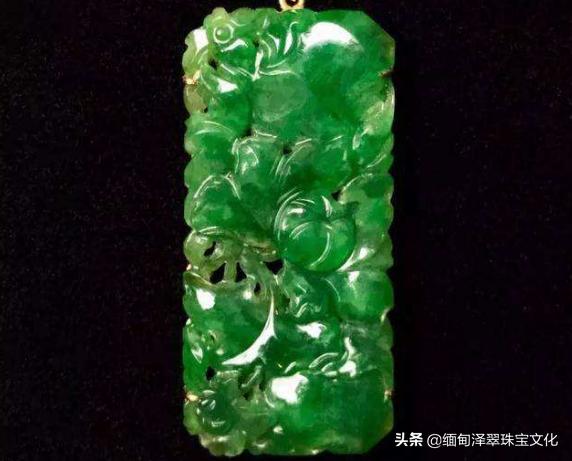 老翡翠手镯如何辨认,戴翡翠手镯有什么好处-第1张图片-翡翠网 老翡翠手镯如何辨认,戴翡翠手镯有什么好处-第1张图片-翡翠网