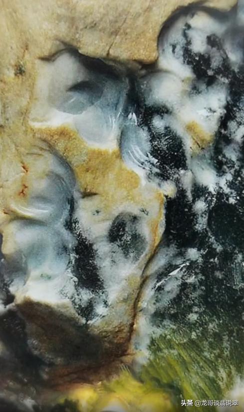 翡翠原石橙色雾层江西翡翠原石有雾-第1张图片-翡翠网 翡翠原石橙色雾层江西翡翠原石有雾-第1张图片-翡翠网