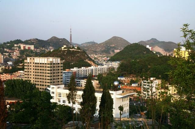 普定翡翠矿场原石翡翠的原石在哪里-第3张图片-翡翠网 普定翡翠矿场原石翡翠的原石在哪里-第3张图片-翡翠网