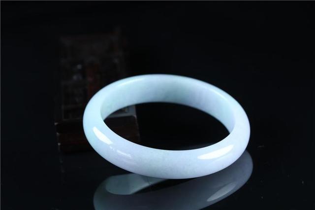 紫色翡翠手镯价格,紫色翡翠出自什么场口-第5张图片-翡翠网 紫色翡翠手镯价格,紫色翡翠出自什么场口-第5张图片-翡翠网