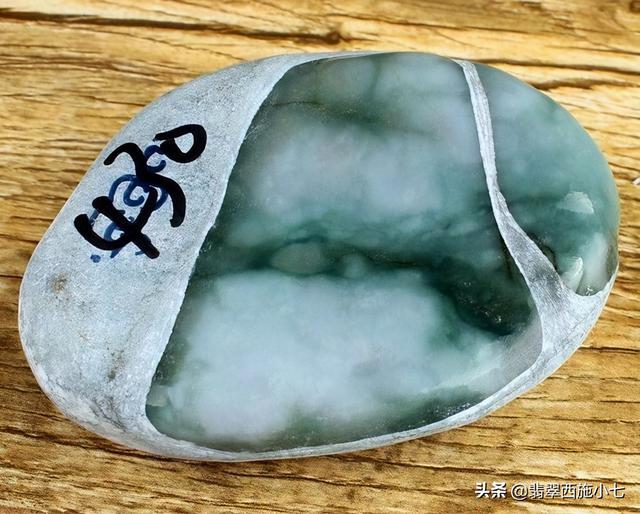 翡翠里面什么叫苍蝇翅,翡翠原石的苍蝇屎-第5张图片-翡翠网 翡翠里面什么叫苍蝇翅,翡翠原石的苍蝇屎-第5张图片-翡翠网