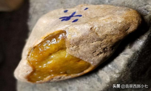 翡翠里面什么叫苍蝇翅,翡翠原石的苍蝇屎-第8张图片-翡翠网 翡翠里面什么叫苍蝇翅,翡翠原石的苍蝇屎-第8张图片-翡翠网