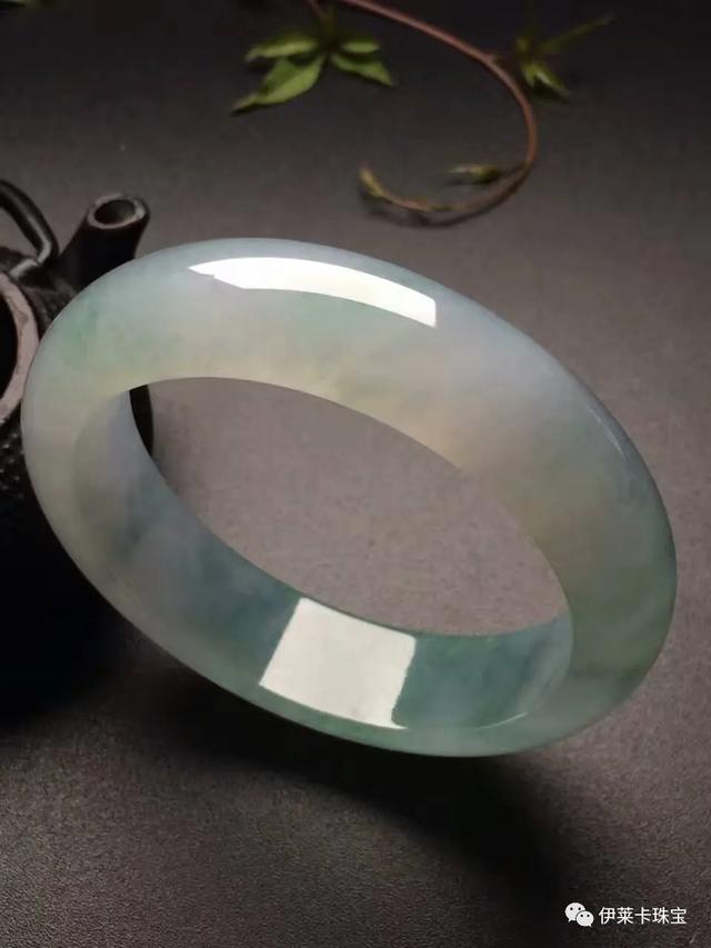 飘花翡翠吊牌价格表飘花翡翠手镯-第3张图片-翡翠网 飘花翡翠吊牌价格表飘花翡翠手镯-第3张图片-翡翠网