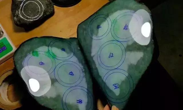 翡翠毛料原石翡翠20公斤原石-第2张图片-翡翠网 翡翠毛料原石翡翠20公斤原石-第2张图片-翡翠网