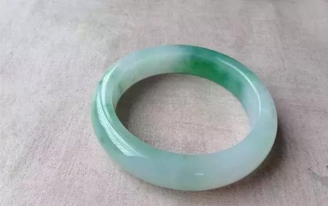 翡翠毛料原石翡翠20公斤原石-第6张图片-翡翠网 翡翠毛料原石翡翠20公斤原石-第6张图片-翡翠网