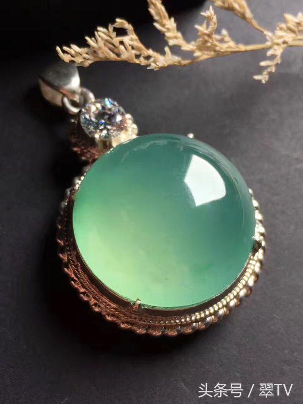 翡翠手镯切了可以当戒面,100万翡翠戒面-第7张图片-翡翠网 翡翠手镯切了可以当戒面,100万翡翠戒面-第7张图片-翡翠网