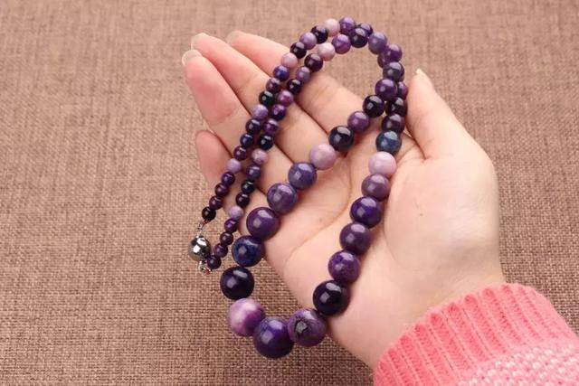 舒俱来有收藏价值吗舒俱来拼翡翠手镯-第8张图片-翡翠网 舒俱来有收藏价值吗舒俱来拼翡翠手镯-第8张图片-翡翠网