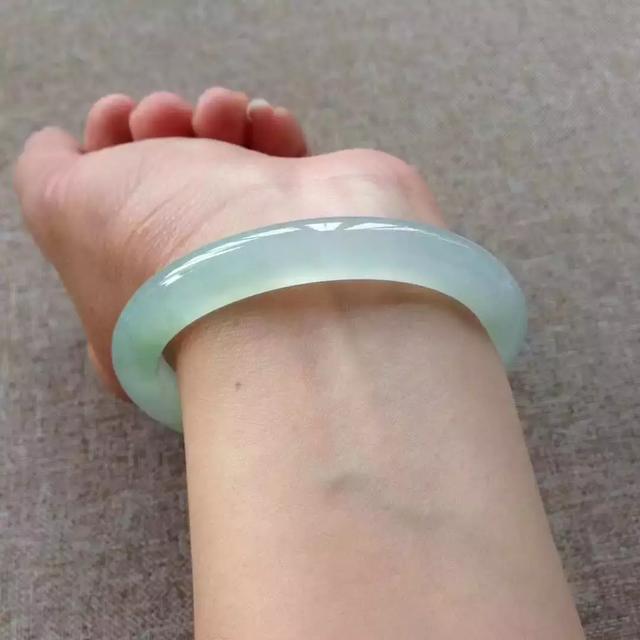 中缅翡翠价格中缅友好关系-第11张图片-翡翠网 中缅翡翠价格中缅友好关系-第11张图片-翡翠网